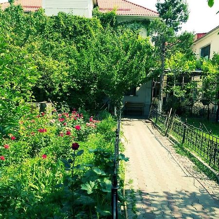 Shymhostle Hostel Shymkent Exterior photo