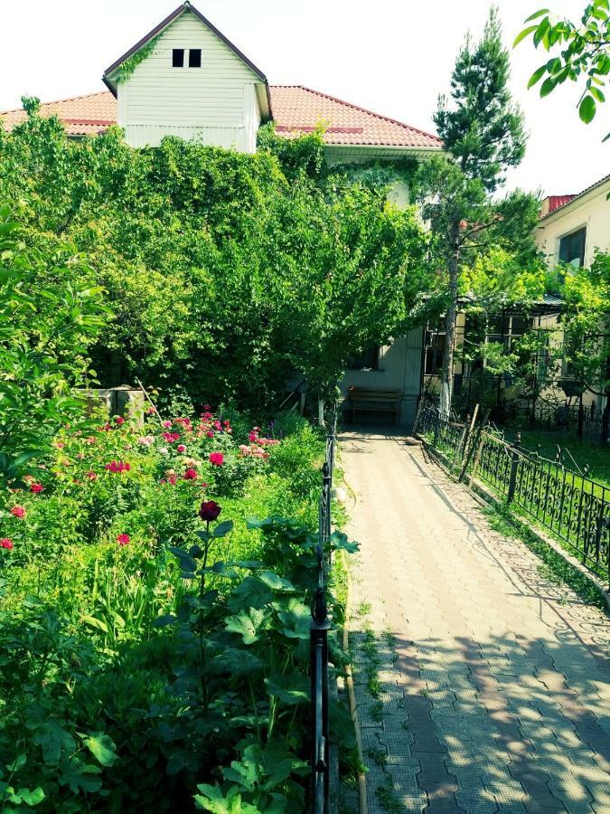 Shymhostle Hostel Shymkent Exterior photo
